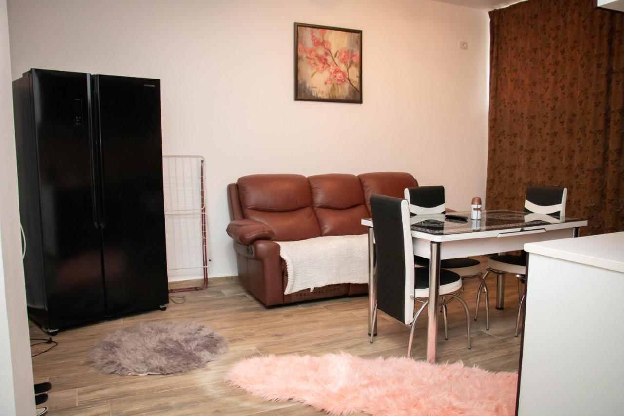 Apartament Capitala Militari Roşu Exterior foto
